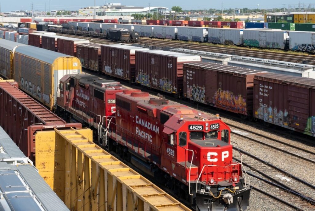 cp rail strike