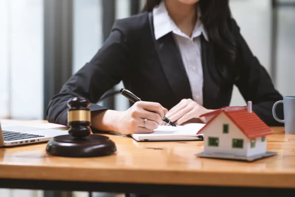 how much does a real estate lawyer cost